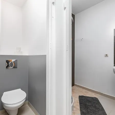 Bialobrzeska 30 By Homeprime *