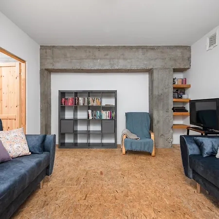 Apartment Bialobrzeska 30 By Homeprime