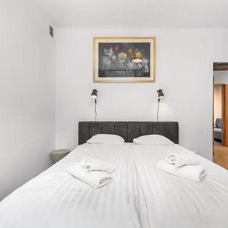 Apartment Bialobrzeska 30 By Homeprime *